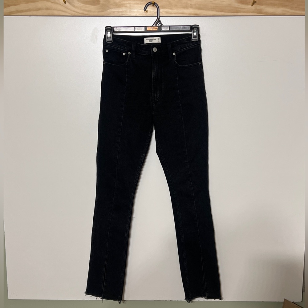 Abercrombie & Fitch Skinny High Rise Split Hem Black Jeans Women Size 4R/27 - Picture 1 of 6